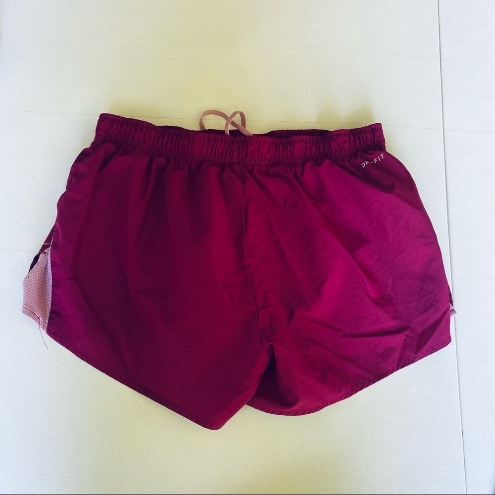 Nike Swoosh Size Medium Wine Purple Shorts w Linin - Picture 3 of 6